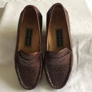 Vintage Cole Haan Woven Dark Brown Leather Loafers Wooden Soles!! Women’s 6.5